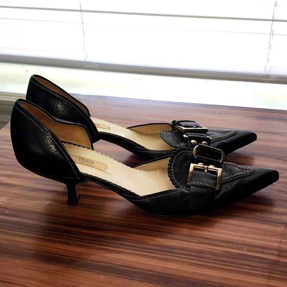 Prada Leather Heels Cute ๐ - Picture 3 of 8